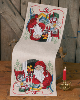 Kirjontapakkaus Kaitaliina Pukki ja joululahjat